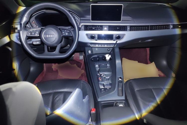 Used Audi A4L 2019 40 TFSI Fashion Edition China VI Emission Standard Center Console