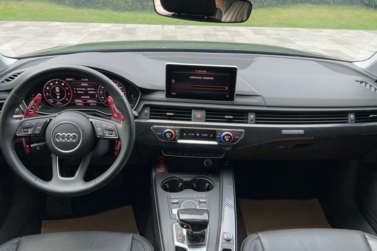 Used Audi A4L 2019 40 TFSI Fashion Edition China VI Emission Standard Center Console