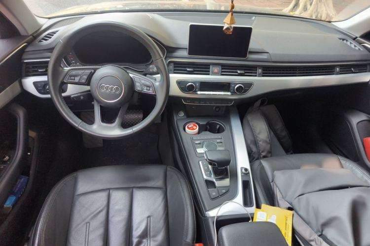 Used Audi A4L 2019 40 TFSI Fashion Version China V Center Console