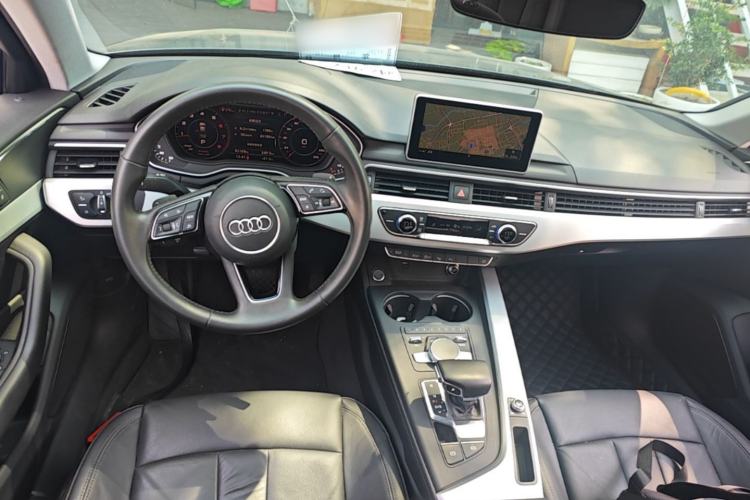 Used Audi A4L 2019 40 TFSI Fashion Edition China VI Emission Standard Center Console