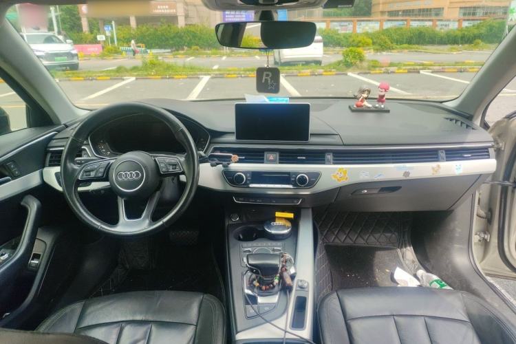 Used Audi A4L 2019 40 TFSI Fashion Version China V Center Console