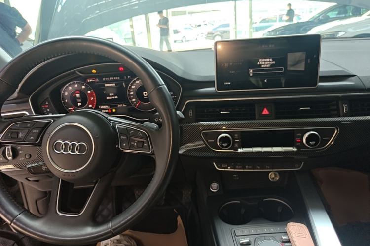 Used Audi A4L 2019 40 TFSI Fashion Edition China VI Emission Standard Center Console