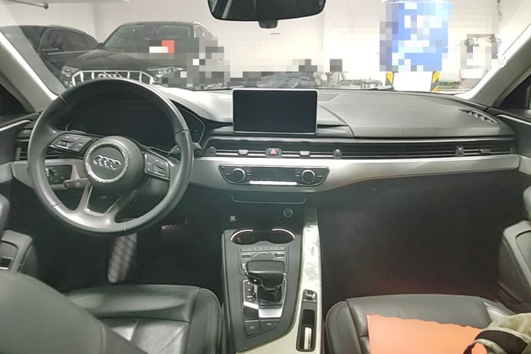 Used Audi A4L 2019 40 TFSI Fashion Edition China VI Emission Standard Center Console
