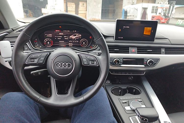Used Audi A4L 2019 40 TFSI Fashion Version China V Center Console