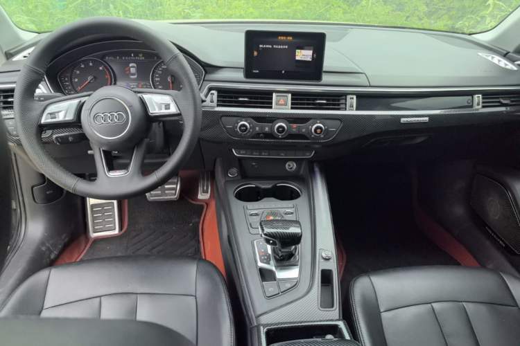 Used Audi A4L 2019 40 TFSI Ambition China VI Center Console