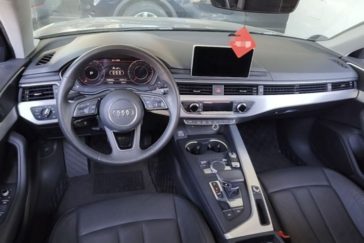Used Audi A4L 2019 40 TFSI Fashion Edition China VI Emission Standard Center Console