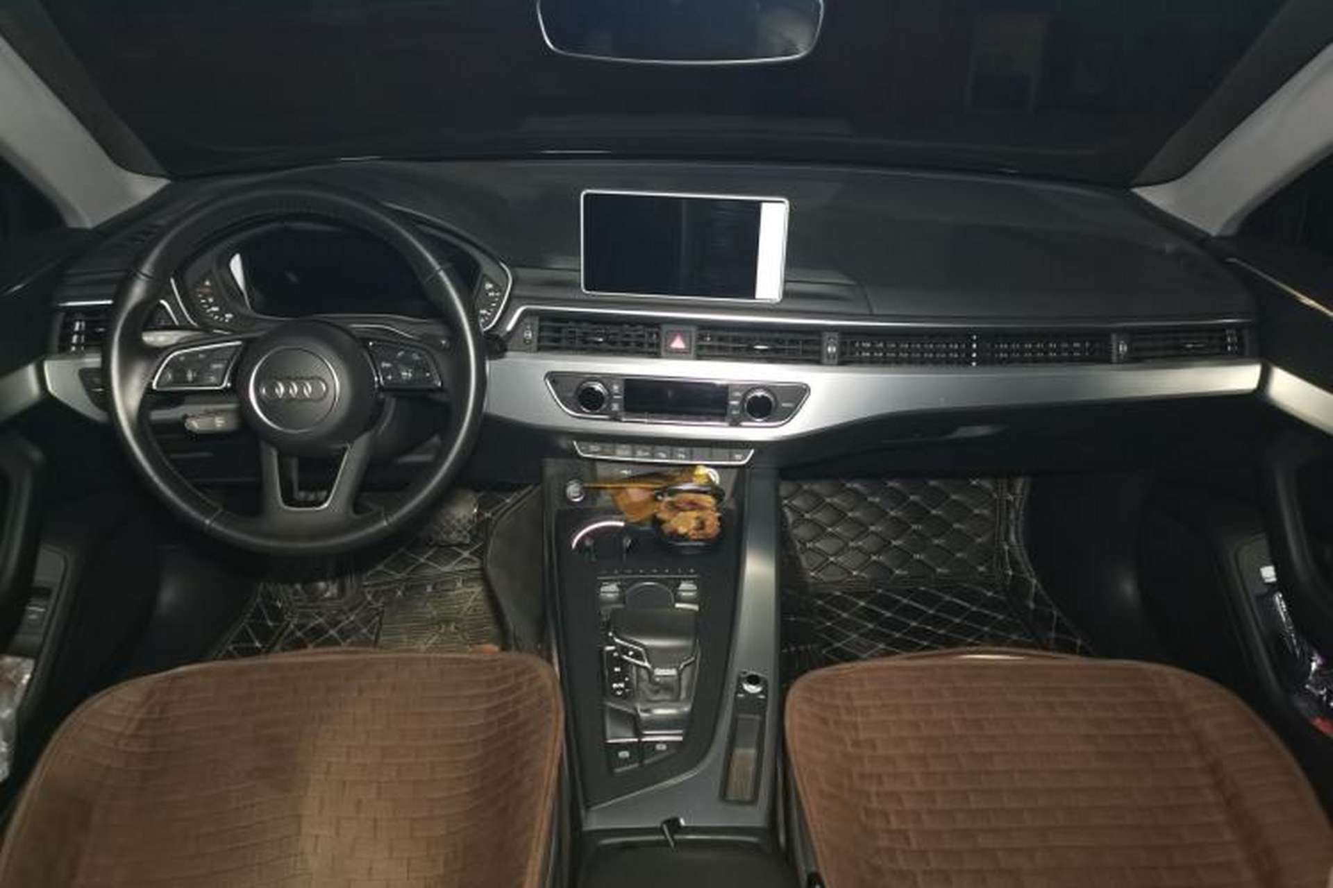 Used Audi A4L 2019 40 TFSI Fashion Version China V Center Console