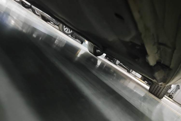 Used Audi A4L 2019 40 TFSI Fashion Edition China VI Emission Standard Chassis Front Left