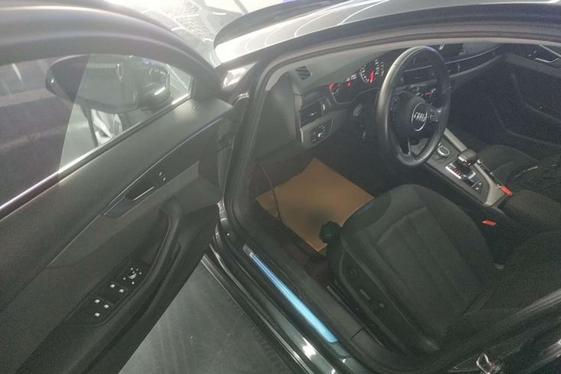 Used Audi A4L 2019 40 TFSI Ambition China VI Driver Seat