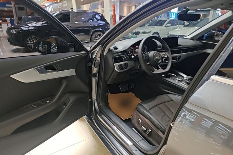 Used Audi A4L 2019 40 TFSI Fashion Edition China VI Emission Standard Driver Seat