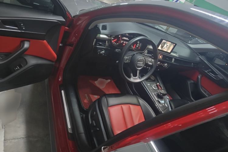 Used Audi A4L 2019 40 TFSI Ambition China VI Driver Seat