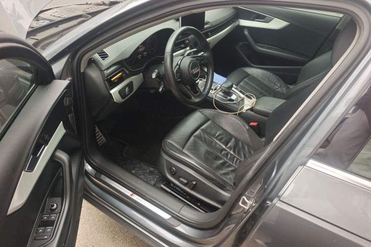 Used Audi A4L 2019 40 TFSI Fashion Version China V Driver Seat