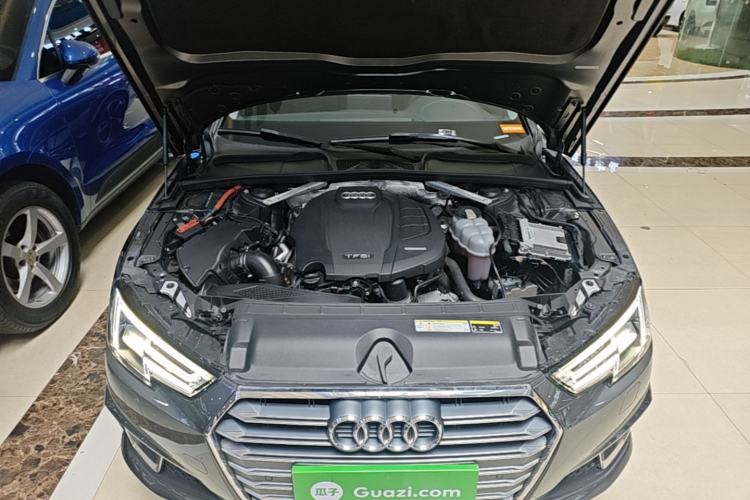 Used Audi A4L 2019 40 TFSI Fashion Edition China VI Emission Standard Engine Bay