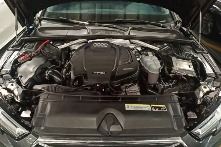 Used Audi A4L 2019 40 TFSI Ambition Version China V Engine Bay