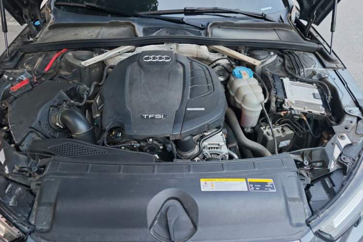 Used Audi A4L 2019 40 TFSI Fashion Version China V Engine Bay