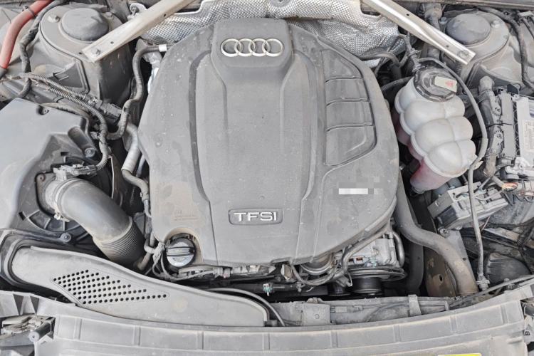 Used Audi A4L 2019 40 TFSI Ambition China VI Engine Bay