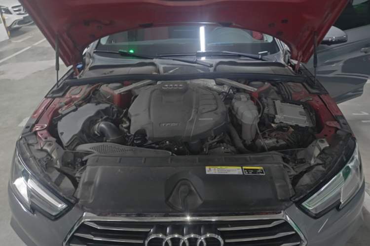Used Audi A4L 2019 40 TFSI Ambition China VI Engine Bay