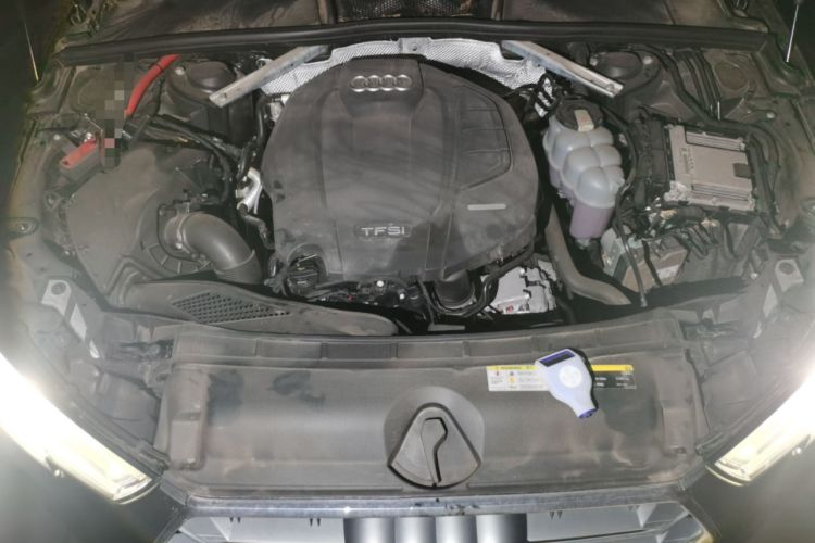 Used Audi A4L 2019 40 TFSI Fashion Edition China VI Emission Standard Engine Bay