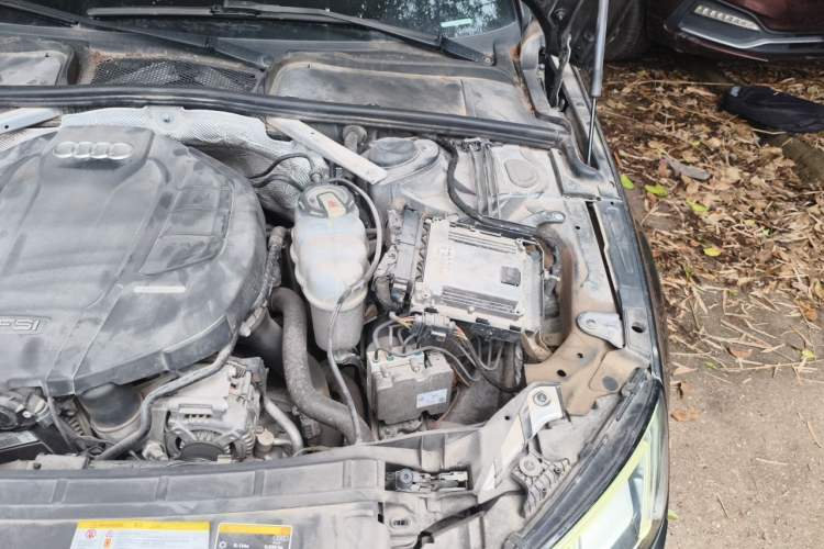 Used Audi A4L 2019 40 TFSI Ambition Version China V Engine Bay Left