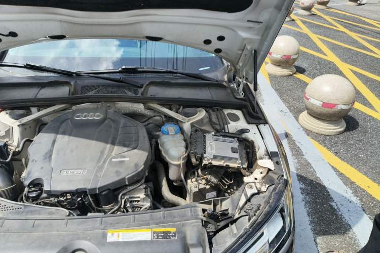 Used Audi A4L 2019 40 TFSI Ambition Version China V Engine Bay Left