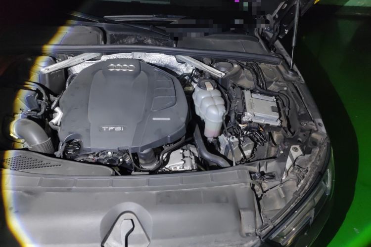 Used Audi A4L 2019 40 TFSI Fashion Edition China VI Emission Standard Engine Bay Left
