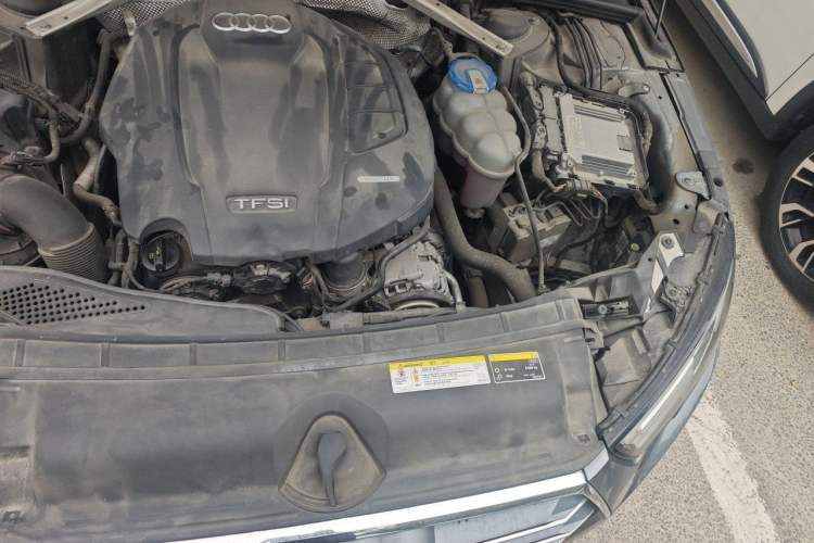 Used Audi A4L 2019 40 TFSI Fashion Version China V Engine Bay Left