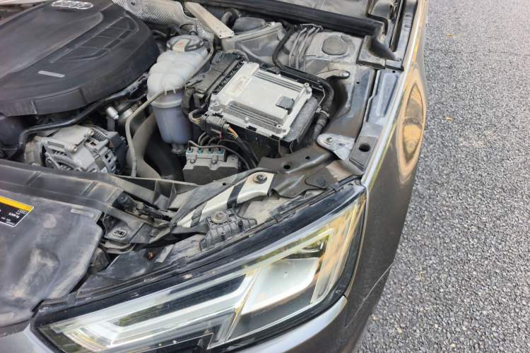 Used Audi A4L 2019 40 TFSI Fashion Version China V Engine Bay Left