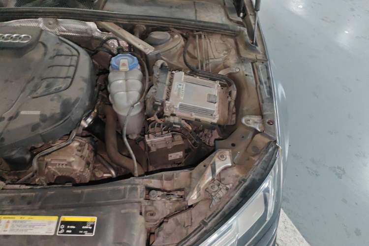 Used Audi A4L 2019 40 TFSI Fashion Version China V Engine Bay Left