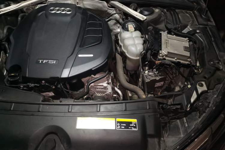 Used Audi A4L 2019 40 TFSI Fashion Version China V Engine Bay Left