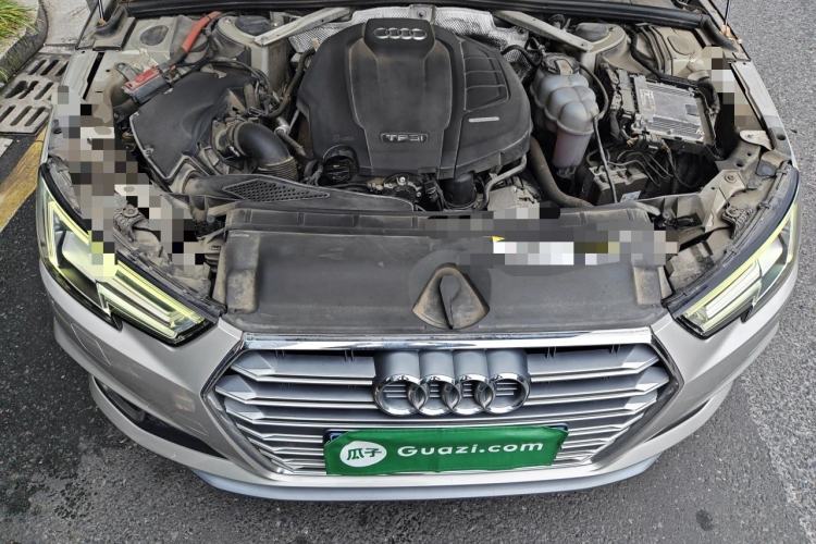 Used Audi A4L 2019 40 TFSI Fashion Edition China VI Emission Standard Engine Bay