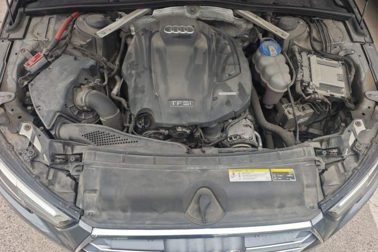 Used Audi A4L 2019 40 TFSI Fashion Version China V Engine Bay
