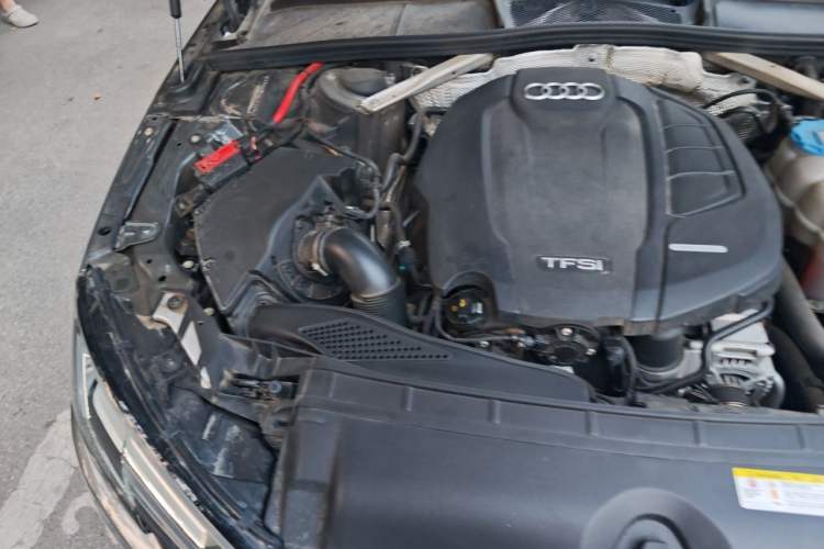 Used Audi A4L 2019 40 TFSI Fashion Version China V Engine Bay Right