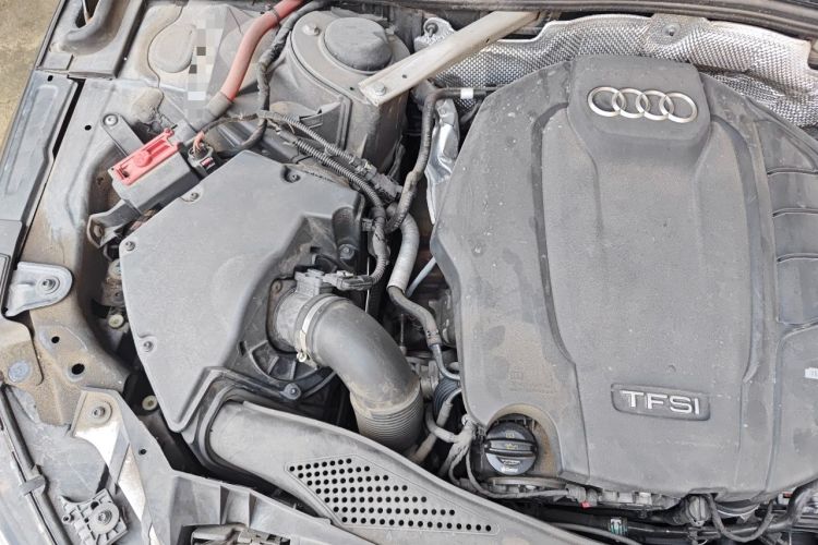 Used Audi A4L 2019 40 TFSI Ambition China VI Engine Bay Right