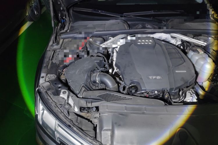 Used Audi A4L 2019 40 TFSI Fashion Edition China VI Emission Standard Engine Bay Right