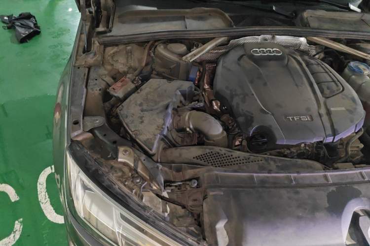 Used Audi A4L 2019 40 TFSI Fashion Version China V Engine Bay Right