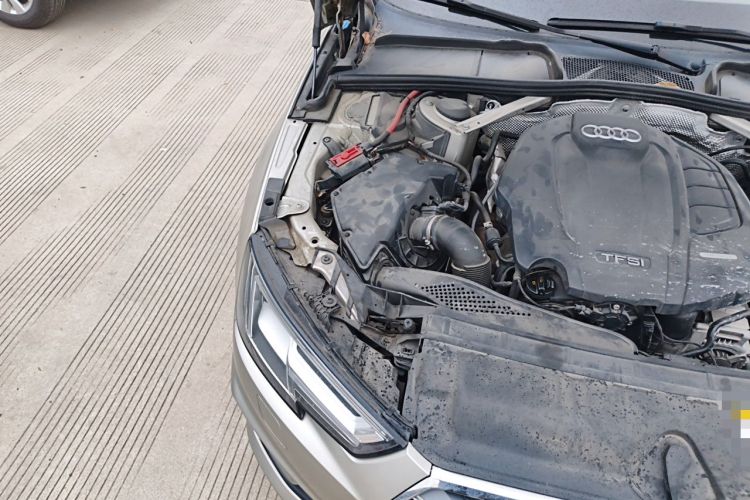 Used Audi A4L 2019 40 TFSI Fashion Version China V Engine Bay Right