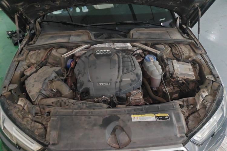 Used Audi A4L 2019 40 TFSI Fashion Version China V Engine Bay