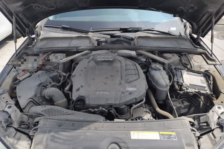 Used Audi A4L 2019 40 TFSI Fashion Edition China VI Emission Standard Engine Bay