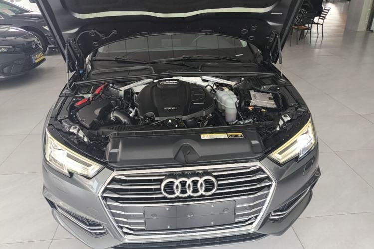 Used Audi A4L 2019 40 TFSI Ambition China VI Engine Bay