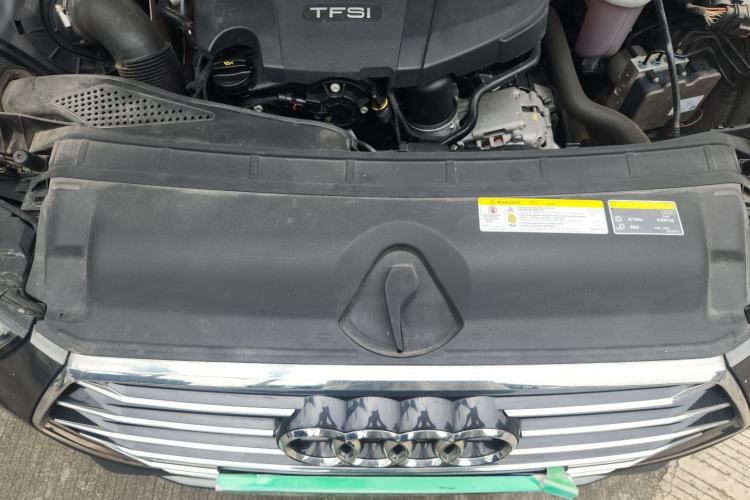 Used Audi A4L 2019 40 TFSI Ambition China VI Engine Bay