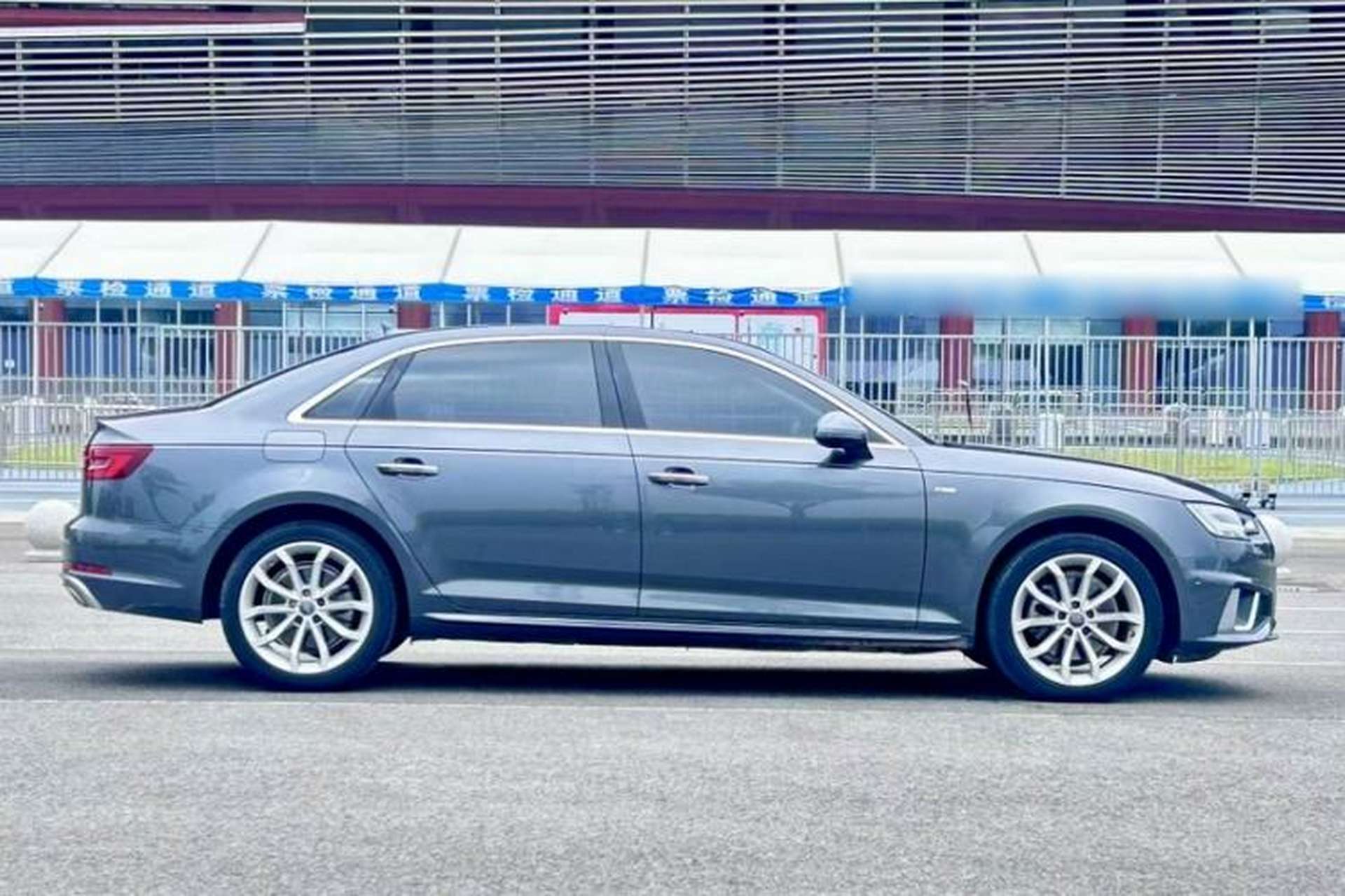 Used Audi A4L 2019 40 TFSI Fashion Edition China VI Emission Standard Exterior 10