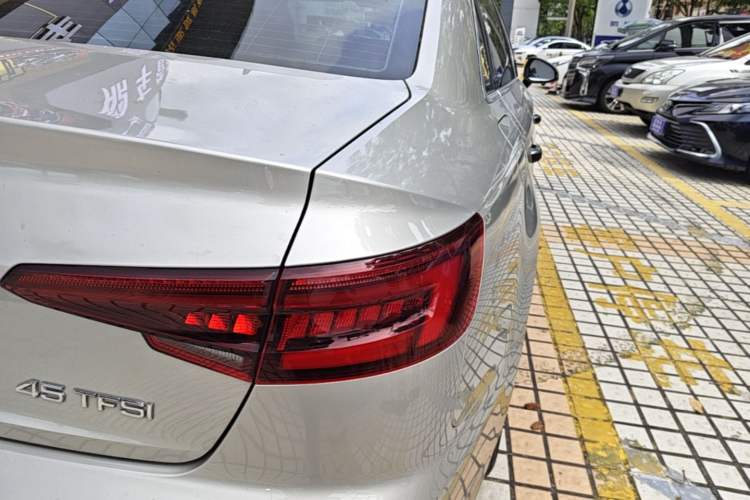 Used Audi A4L 2019 40 TFSI Ambition China VI Exterior 3