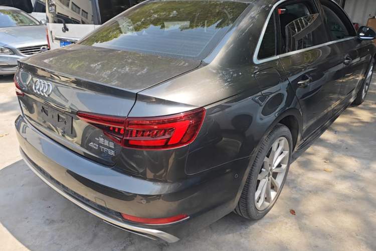 Used Audi A4L 2019 40 TFSI Fashion Edition China VI Emission Standard Exterior 3