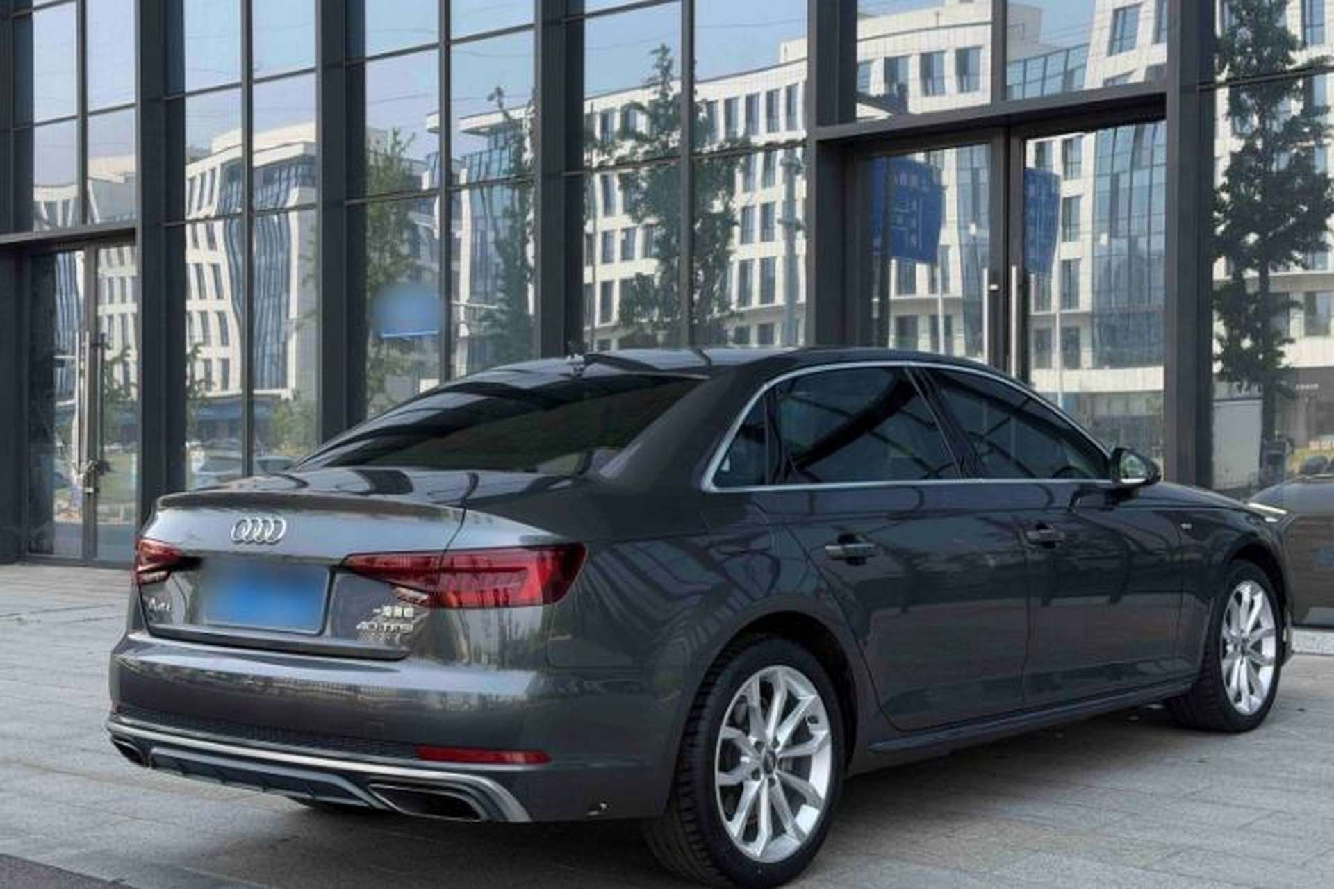 Used Audi A4L 2019 40 TFSI Fashion Edition China VI Emission Standard Exterior 3