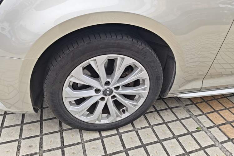 Used Audi A4L 2019 40 TFSI Ambition China VI Exterior 4