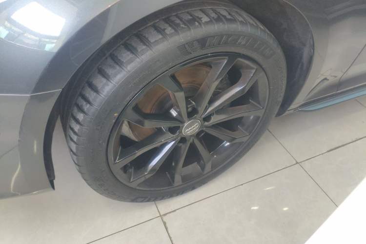 Used Audi A4L 2019 40 TFSI Fashion Edition China VI Emission Standard Exterior 4