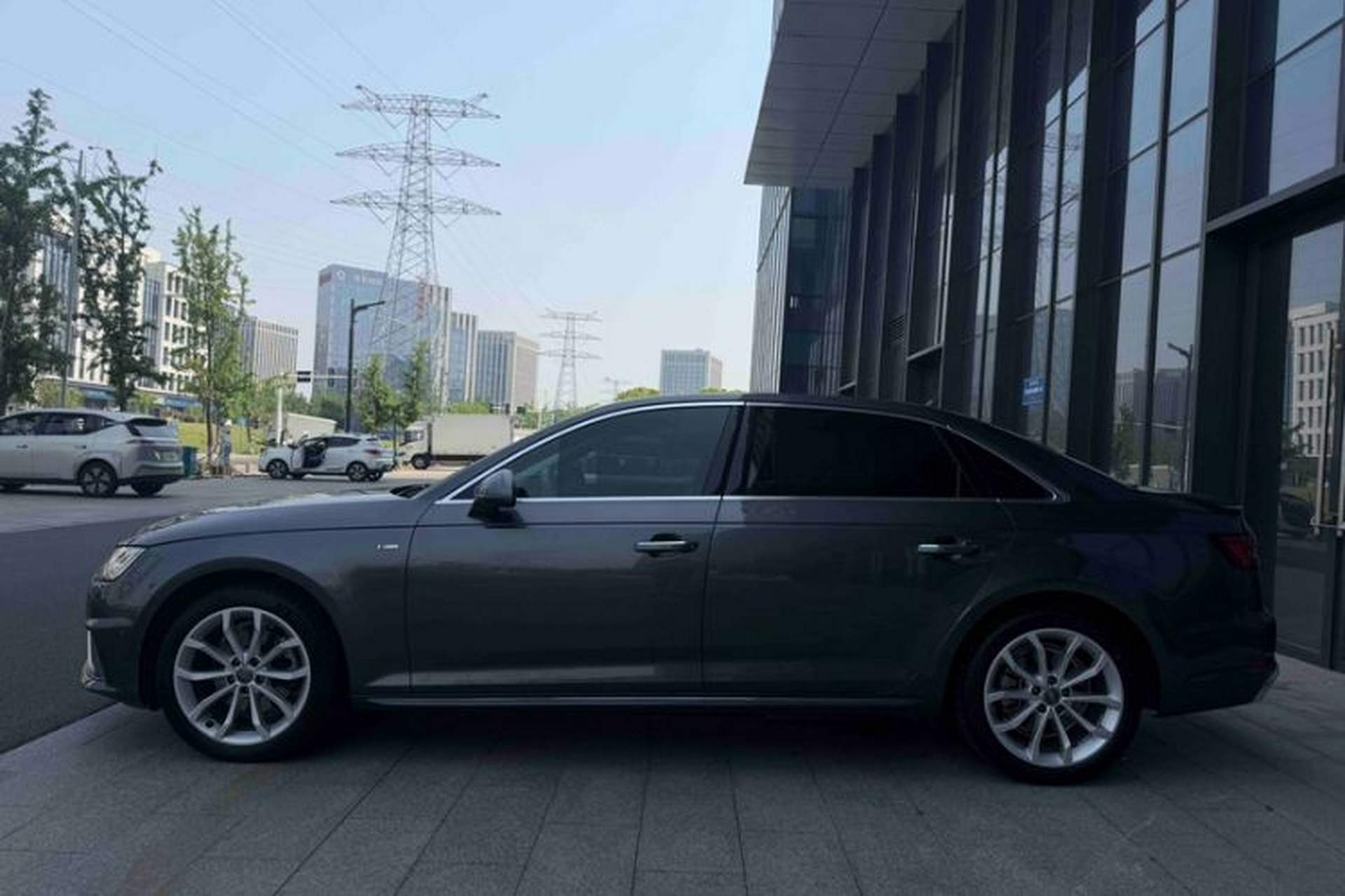 Used Audi A4L 2019 40 TFSI Fashion Edition China VI Emission Standard Exterior 4