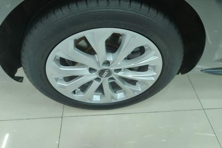 Used Audi A4L 2019 40 TFSI Ambition China VI Exterior 5