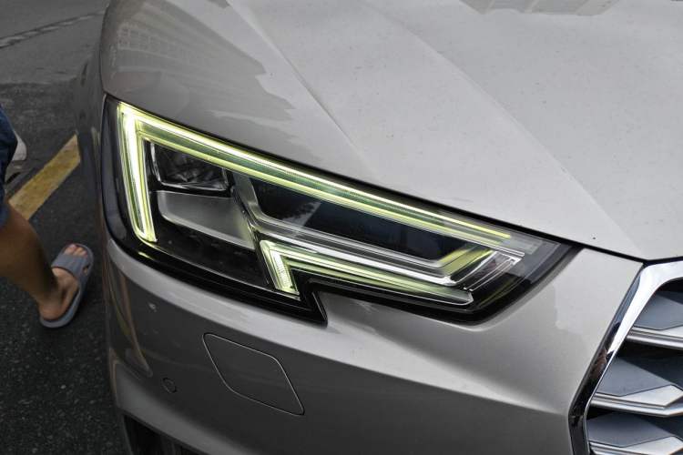 Used Audi A4L 2019 40 TFSI Fashion Edition China VI Emission Standard Exterior 6