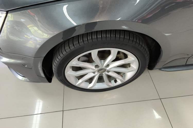 Used Audi A4L 2019 40 TFSI Fashion Edition China VI Emission Standard Exterior 7